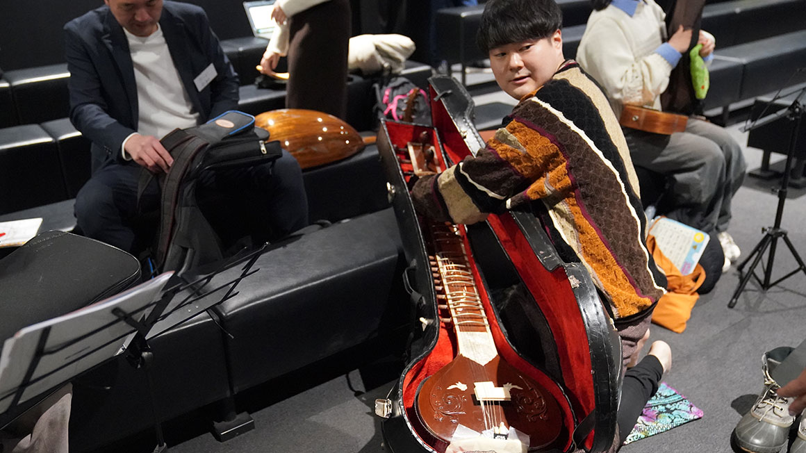 集まった世界の楽器