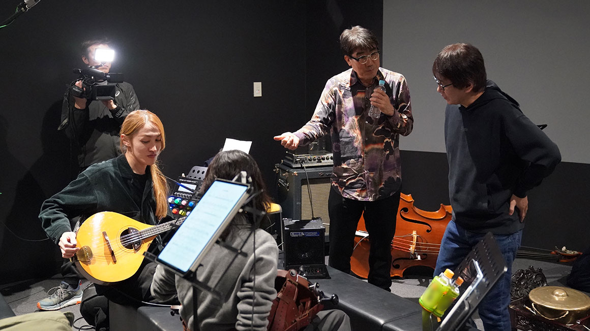 集まった世界の楽器